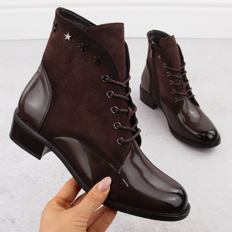 Women's patent leather ankle boots with brown rivets Sabatina DM24-25P 1