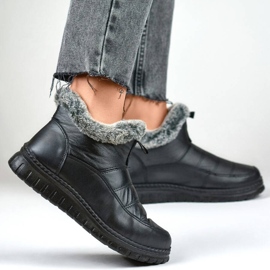 Women's short snow boots with fur, black CH-06B 1