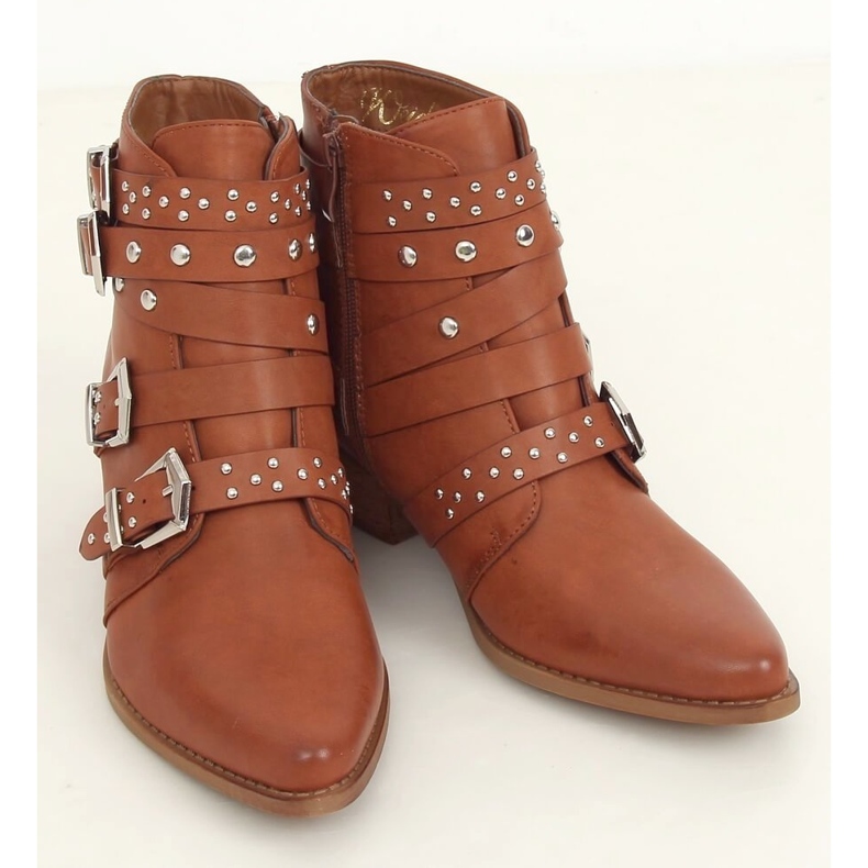 Boots with Yucatan Brown studs 1