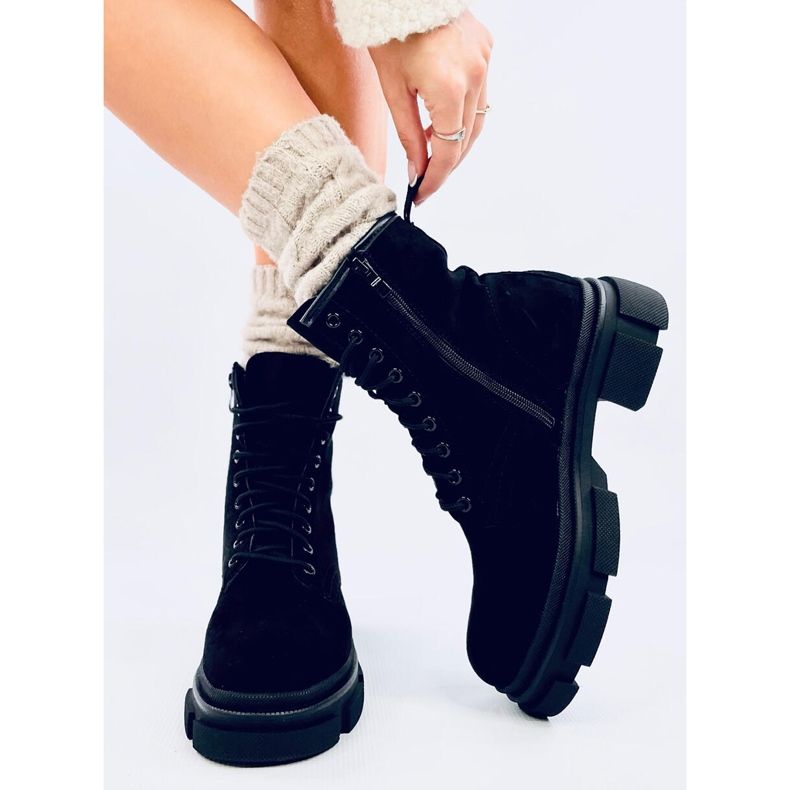 Dazy Black suede workers 1