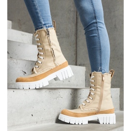 Beige insulated Crispiero boots 1