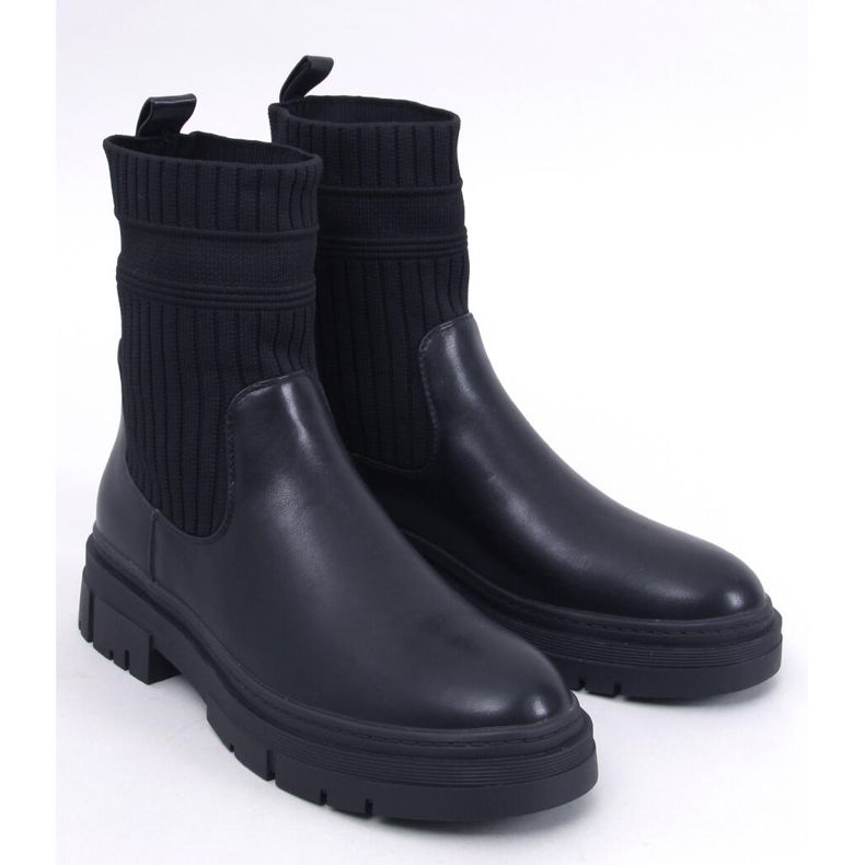 Ankle boots with a flexible upper Demus Black 1
