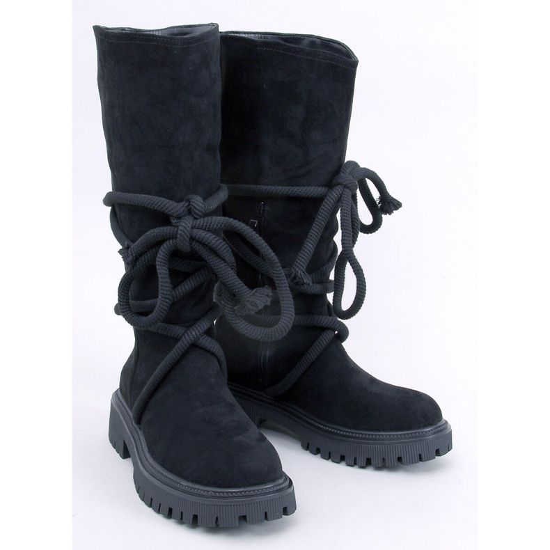 Suede boots with a Spicer Black cord 1