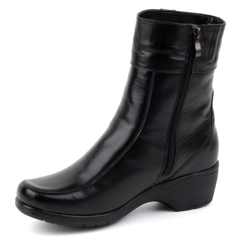 Olivier Women's leather insulated ankle boots with zipper 072BB, black 1