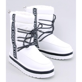 Archie White women's snow boots 1