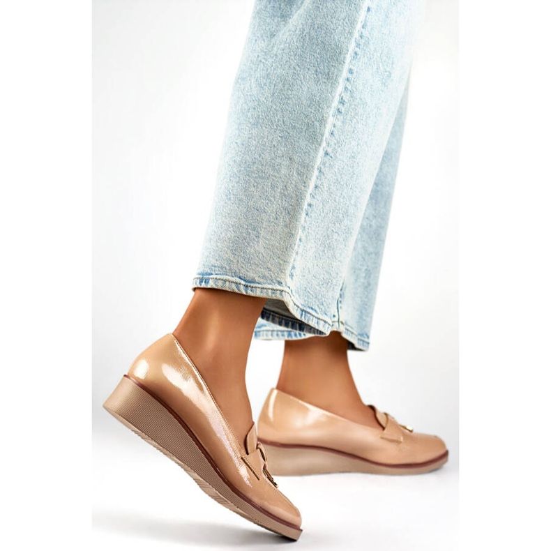 Women's shoes, lacquered with a wedge, beige 24-58266BE 2