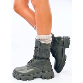 Workers with a flexible Calling Green upper 2