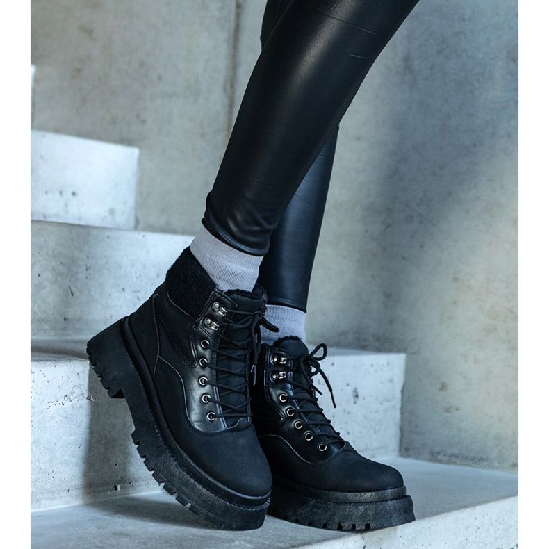 Black sneakers with a thick sole and Best fur 1 Black sneakers with a thick sole and Best fur 1