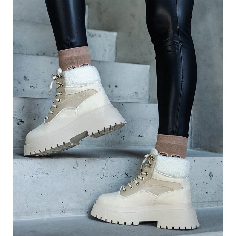 Beige sneakers with a thick sole and fur from Best 1