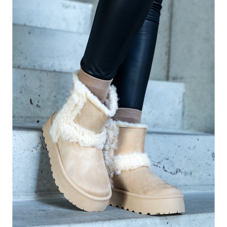 Beige eco-suede platform snow boots decorated with fur from Peters 2