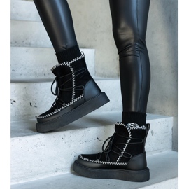 Black platform snow boots with laces decorated with Mckenzie embroidery 1