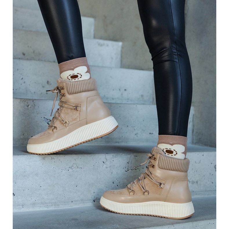 Rosemarie beige ankle boots with a thick sole 1