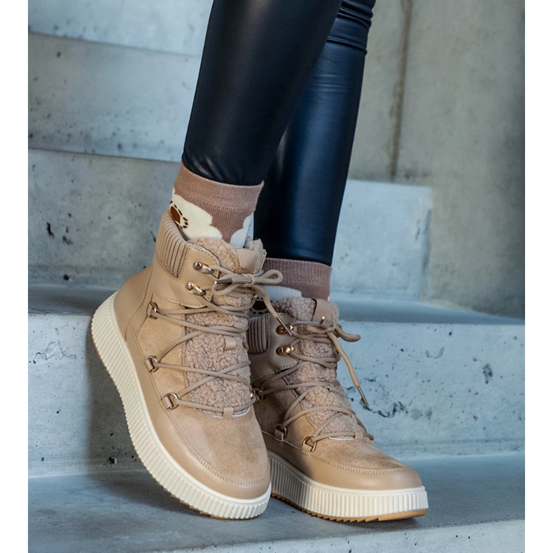 Rosemarie beige ankle boots with a thick sole 2