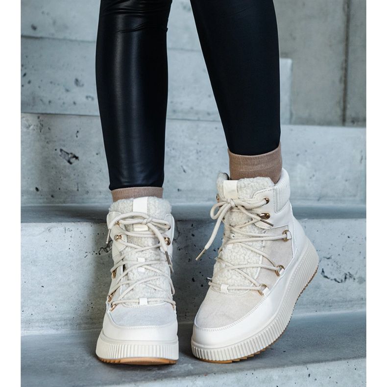 Light beige ankle boots with a thicker sole, Rosemarie 1