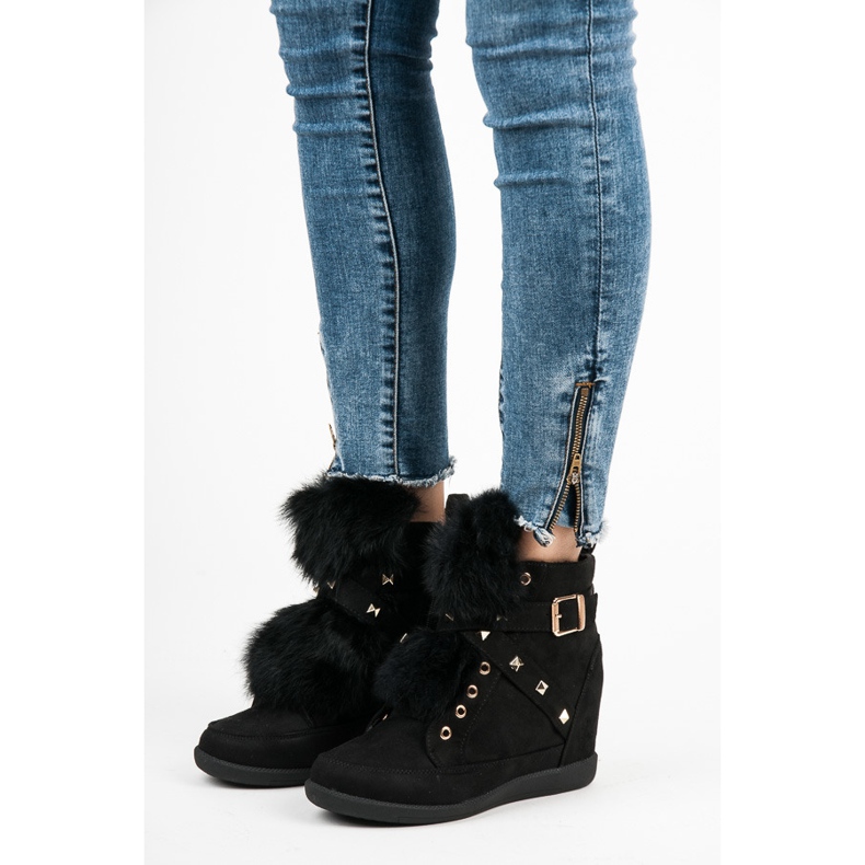 Kylie Sneakers with fur black 2