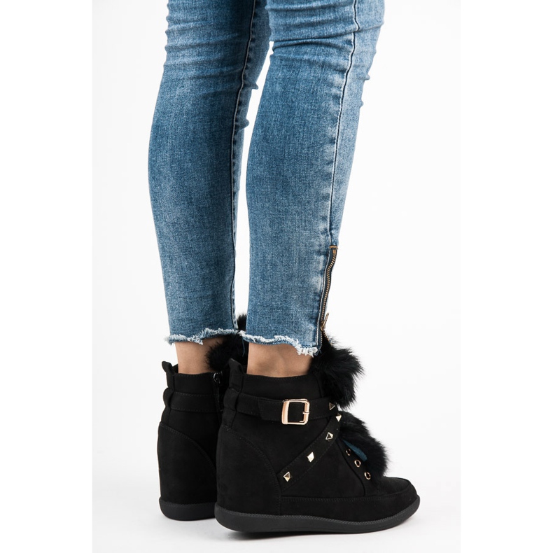 Kylie Sneakers with fur black 1