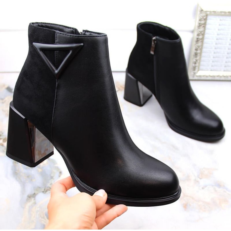 Insulated ankle boots with a decorative high heel D&amp;A S.Barski Premium Collection W OLI238 black 1