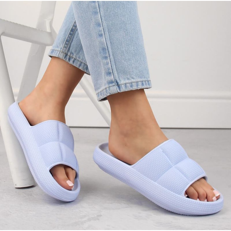 McKinley McKeylor W 76052 JAN290A flip-flops purple 1