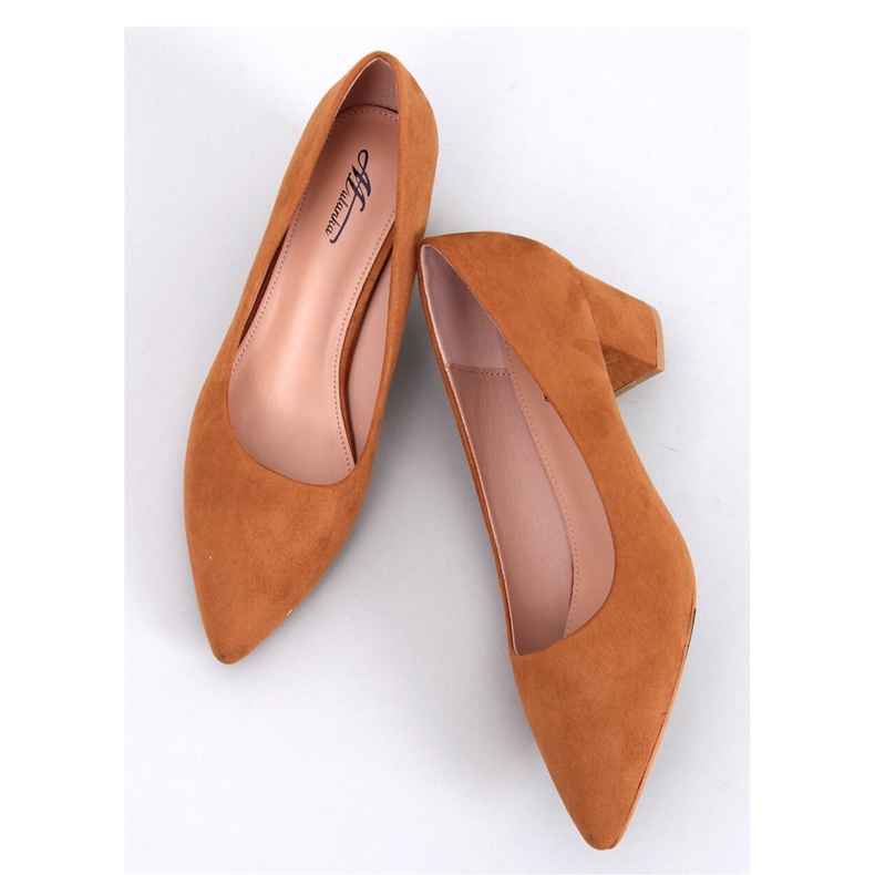 Camel low-heeled pumps brown 1
