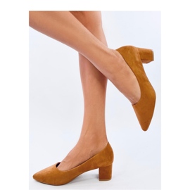 Camel low-heeled pumps brown 2