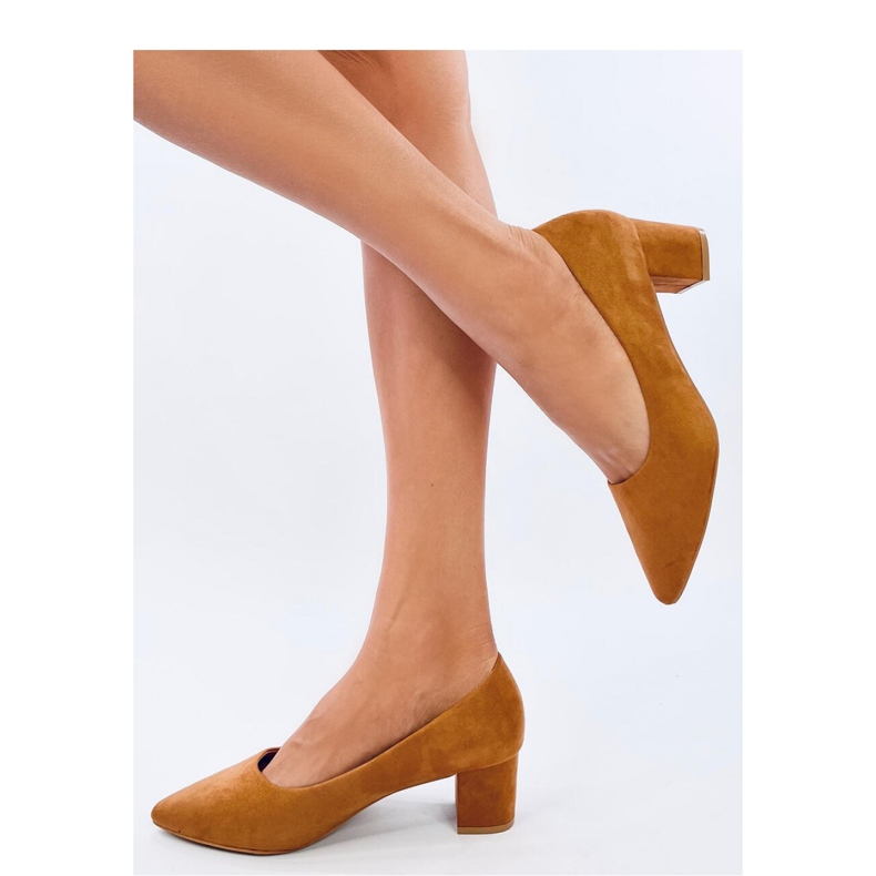 Camel low-heeled pumps brown 2