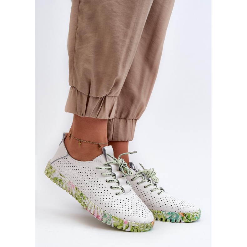 Shoes Model 24PB32-6902 White 1