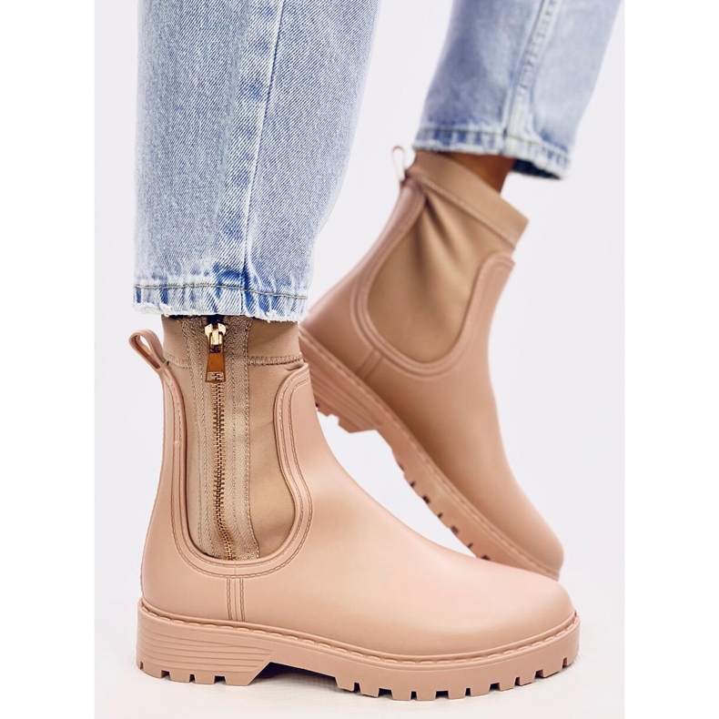Women's beige Chelsea boots 1