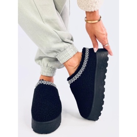 Women's short snow boots with a sheepskin and embroidery, black 2