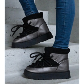 Black women's platform snow boots with fur lining 1