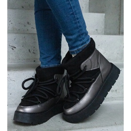 Black women's platform snow boots with fur lining 2