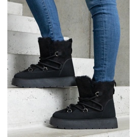 Black women's platform snow boots with fur lining 1