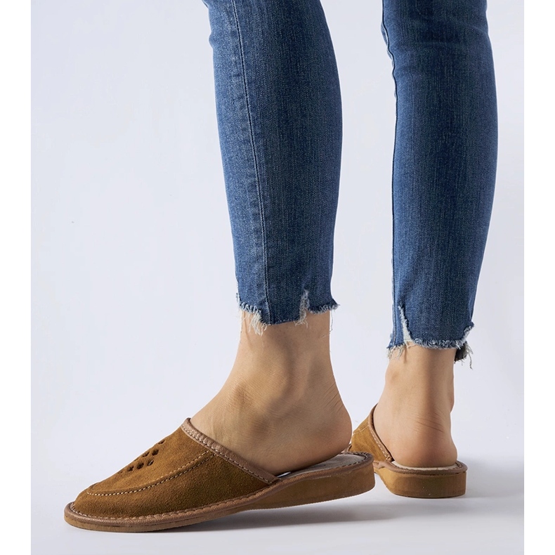 Brown women's highland slippers 1