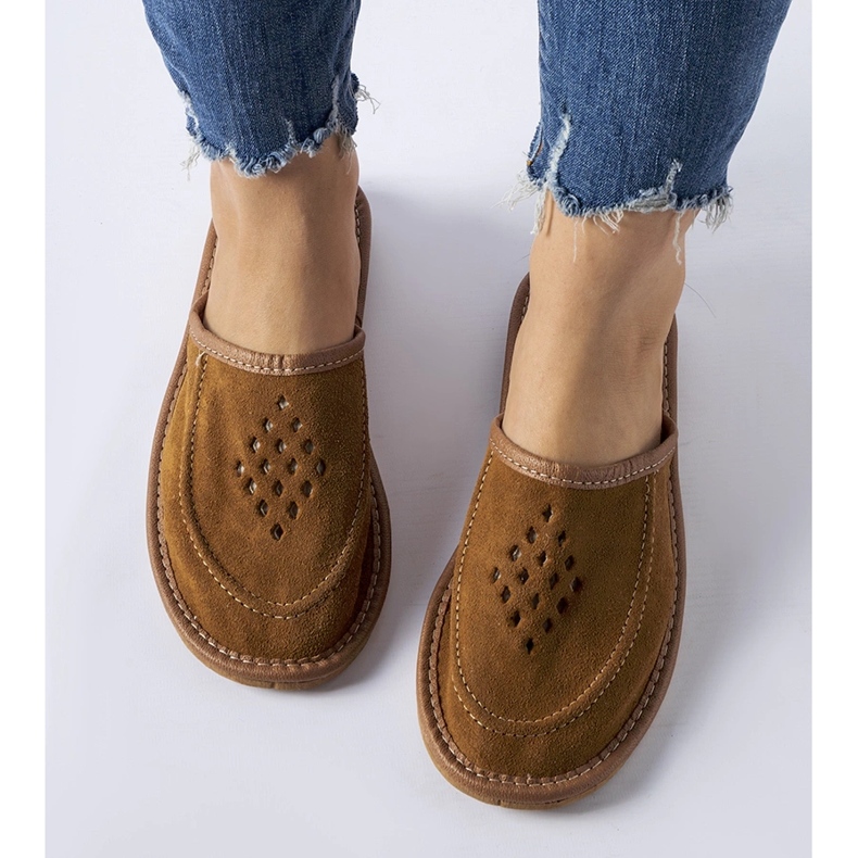 Brown women's highland slippers 2