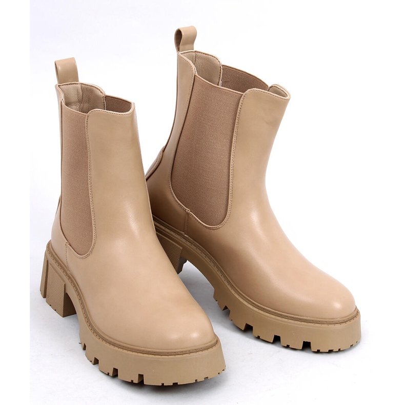 Chelsea boots with a high upper and khaki-beige fur 1