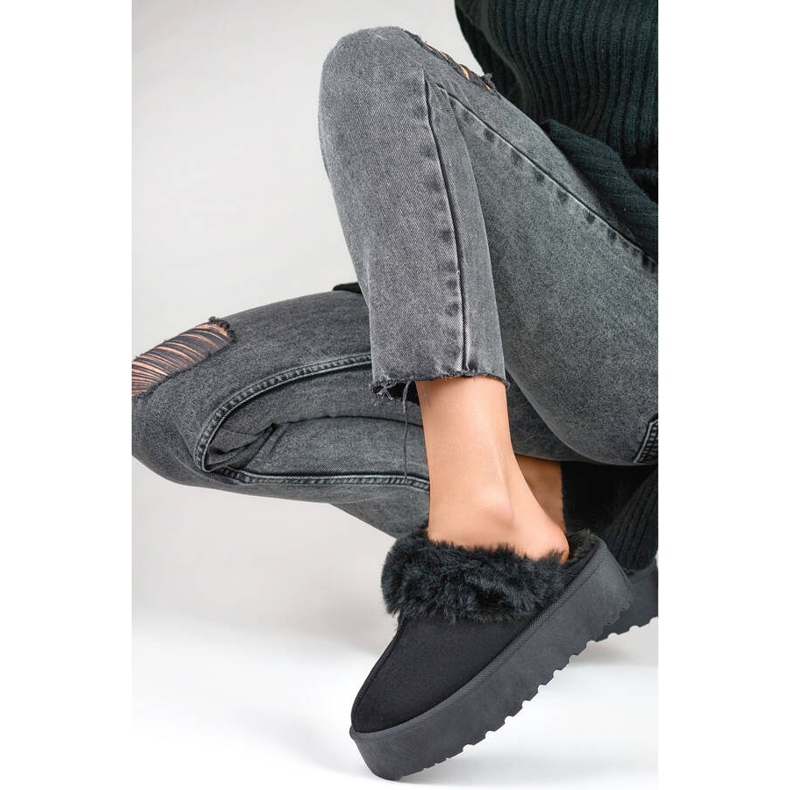Women's platform slippers with fur, black 81366-1B 1
