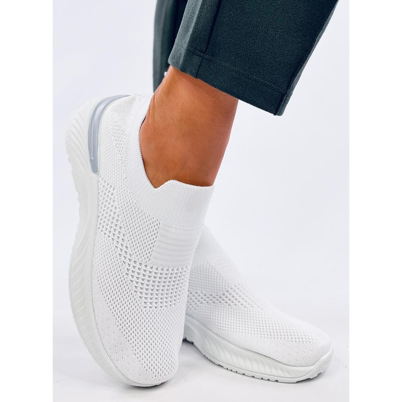 Women's sports sock shoes, white 2