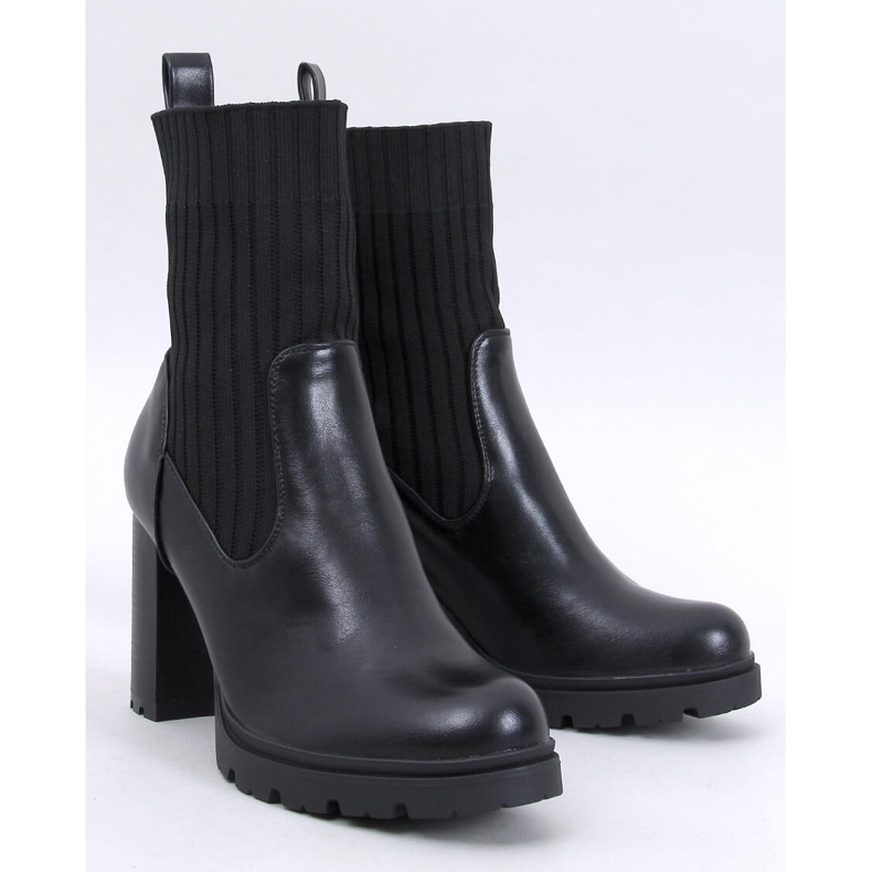 Women's high-heeled ankle boots with a cuff black 1