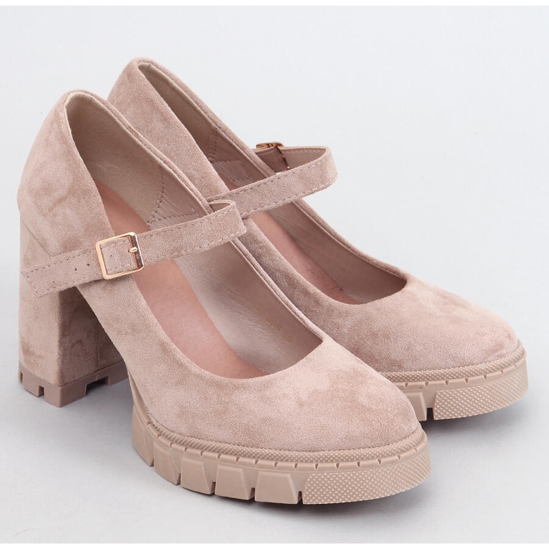 Beige-khaki platform pumps with a strap 1