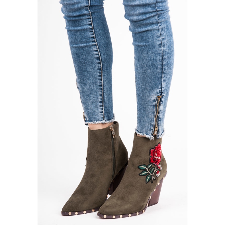 Vices Boots With Embroidered Flower green 2