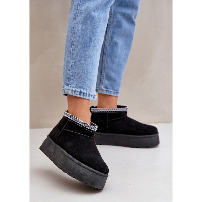 Black Platform Snow Boots With Decorative Embroidery 2