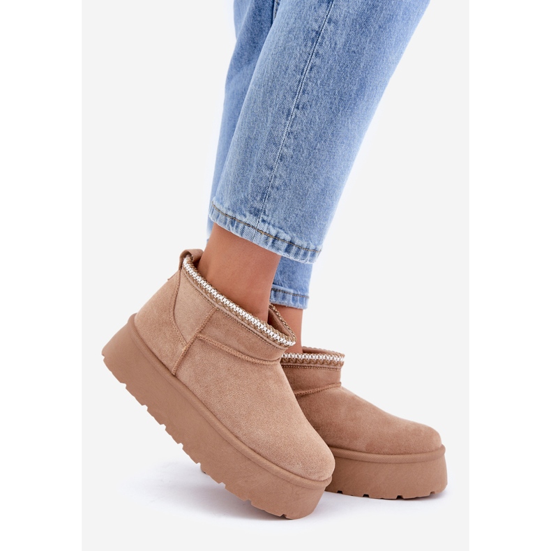 Beige snow boots on a platform with decorative embroidery 1