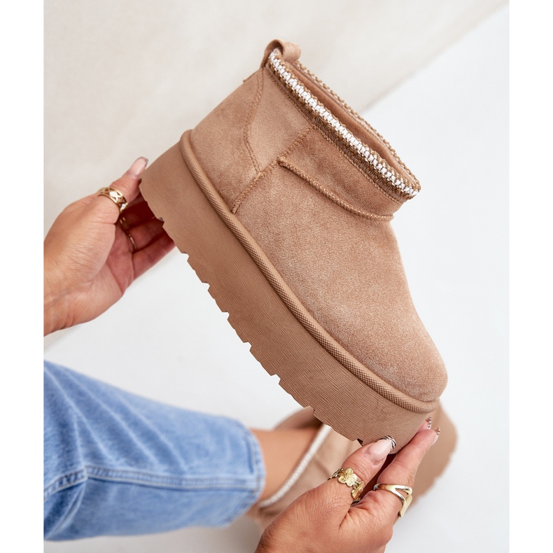 Beige snow boots on a platform with decorative embroidery 2