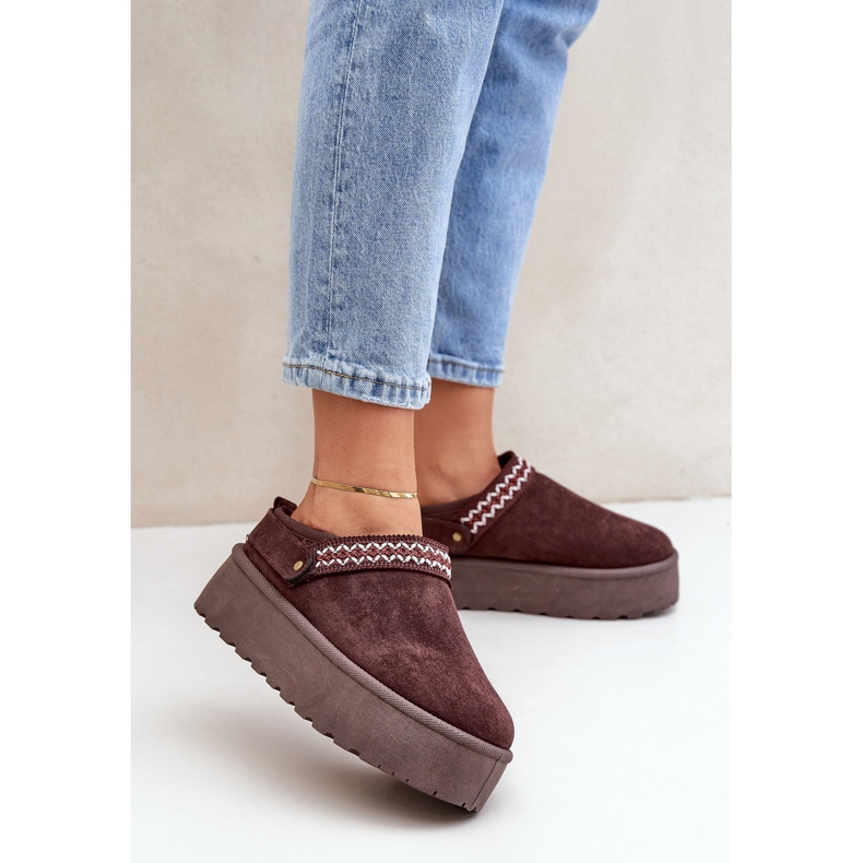 Chocolate snow boots with decorative embroidery brown 2