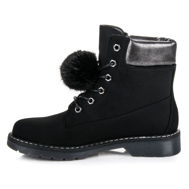 Bestelle Trappers with a detachable pompom black 1