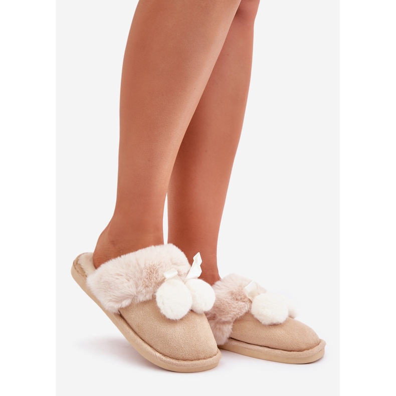Beige Women's Slippers With Fur 1