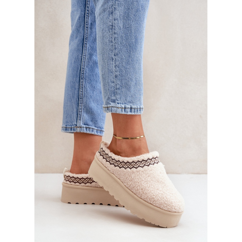 Women's beige platform snow boots 1