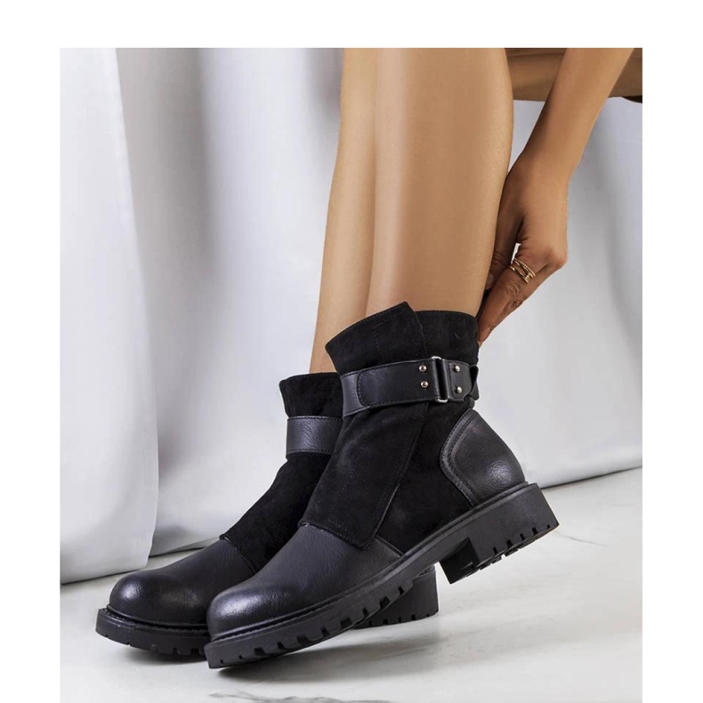 Black ankle boots with a belt Kevin - Solea 1