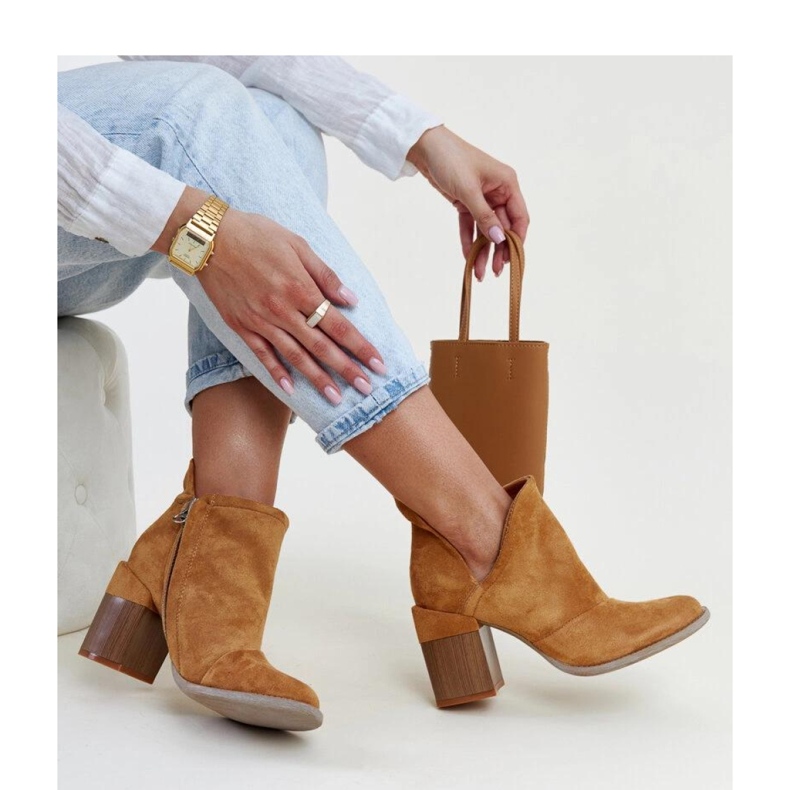 Brown ankle boots with a cut-out block from Brankka - Solea 1