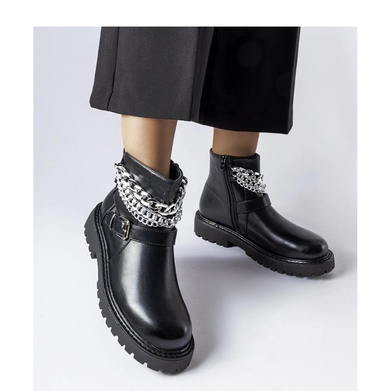 Black ankle boots with decorative chains Mezzavia - Solea 1