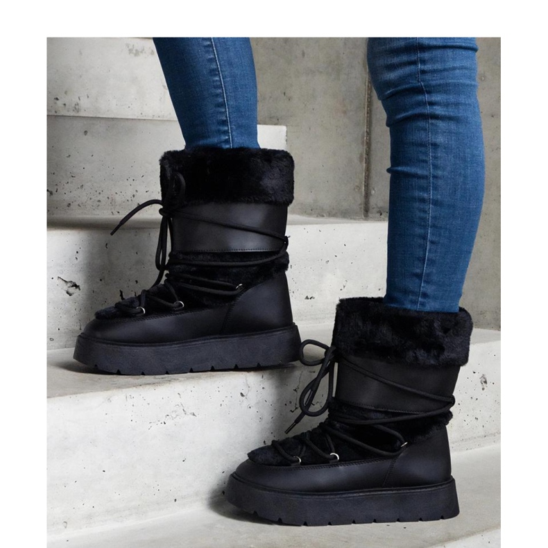 Black insulated lace-up snow boots decorated with fur 1
